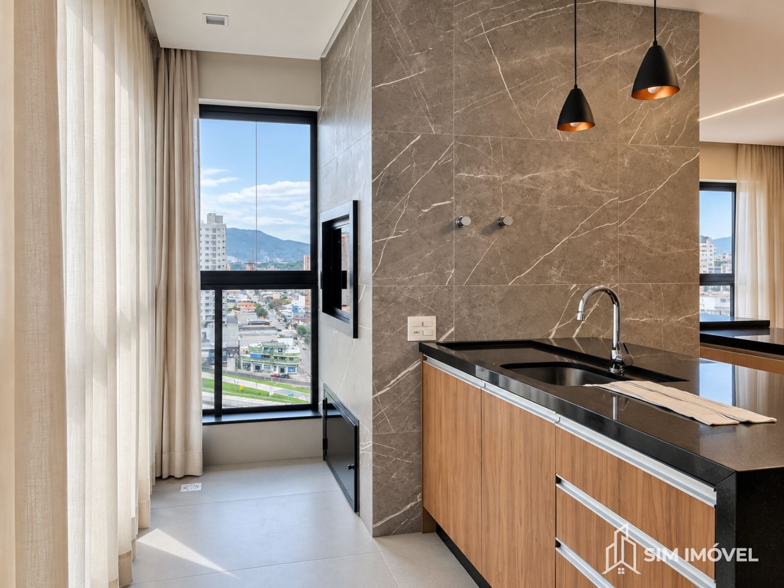Apartamento com 3 dormitórios em Meia Praia Itapema
