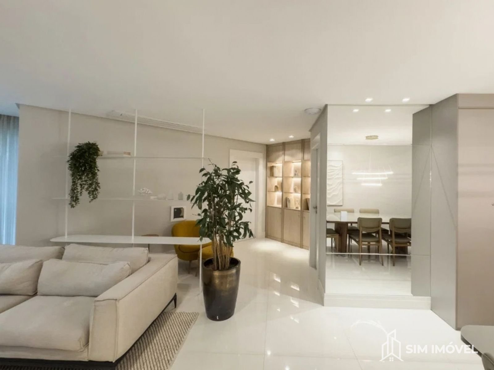 Apartamento com 3 dormitórios no centro Balneário Camboriú