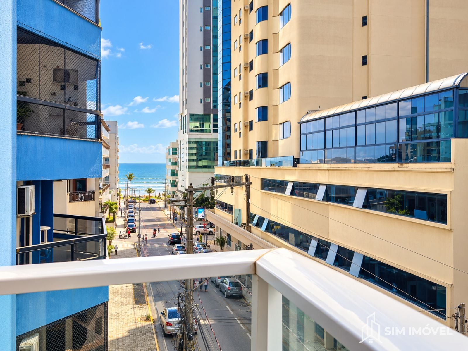 Apartamento com 3 dormitórios em Meia Praia Itapema