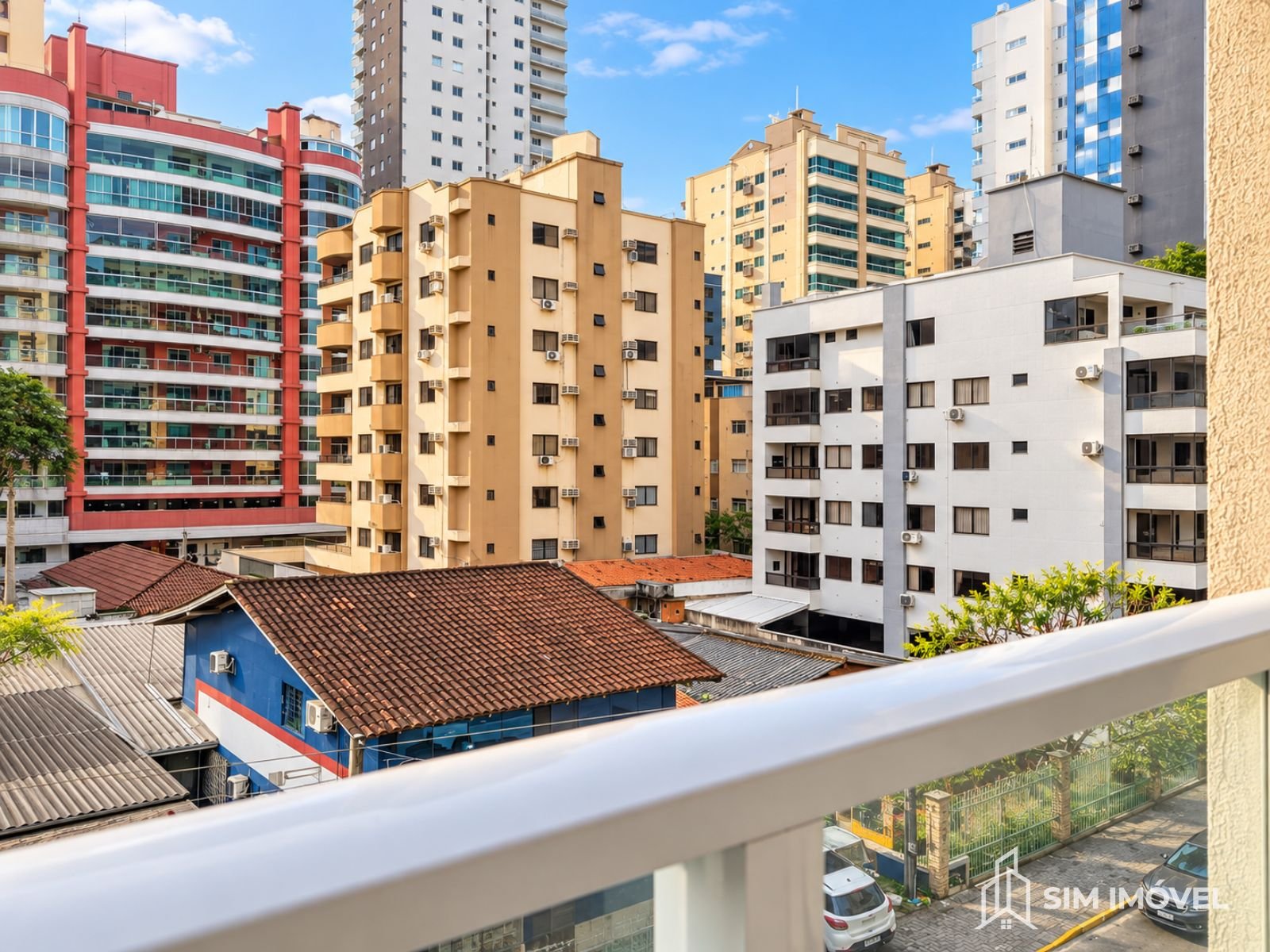 Apartamento com 3 dormitórios em Meia Praia Itapema